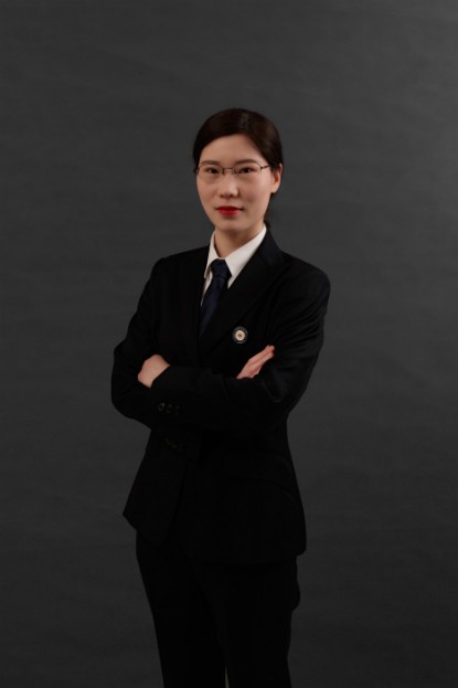 郭莹莹专职律师_415x623.jpg